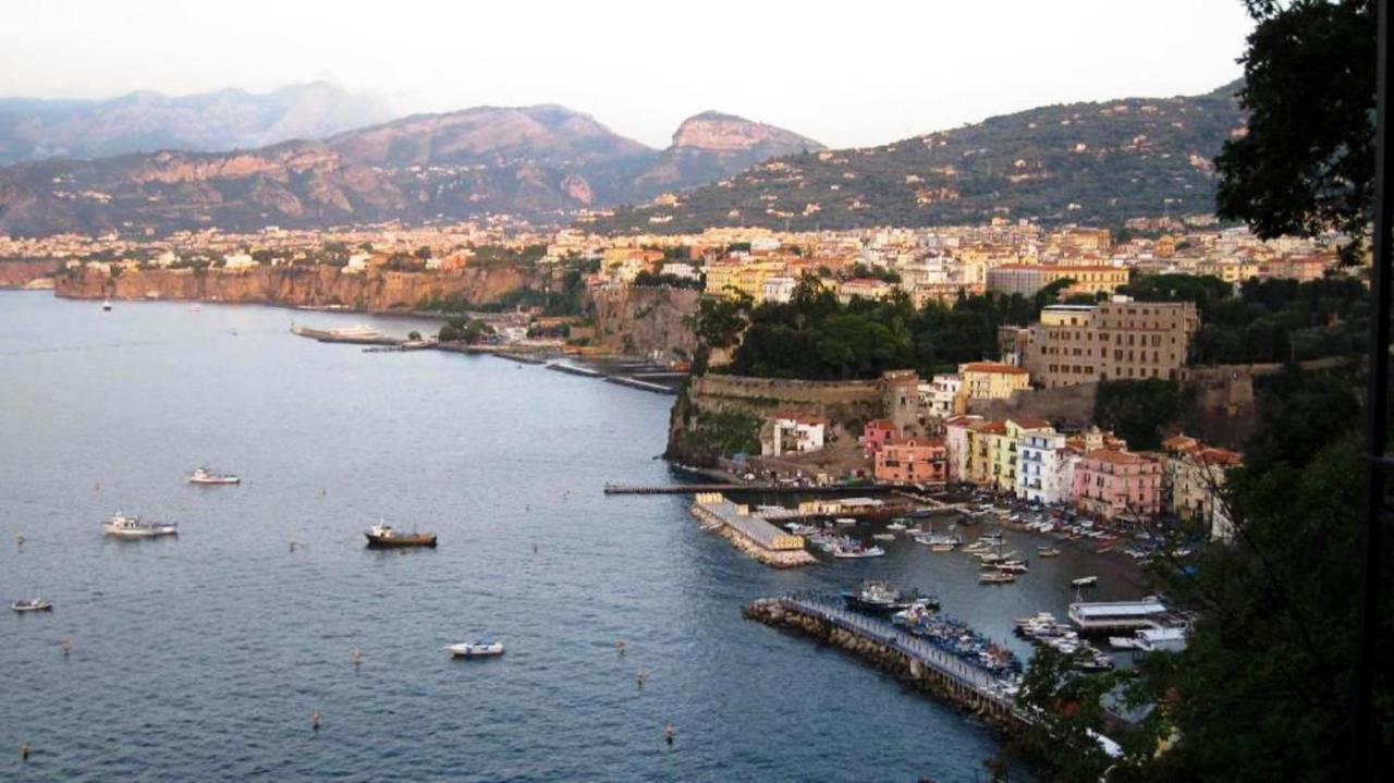 Appartamento Sea View Casa Anna Sorrento Esterno foto