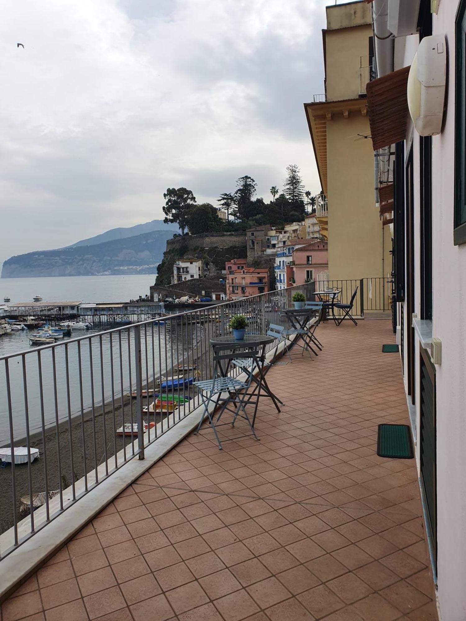 Appartamento Sea View Casa Anna Sorrento Esterno foto