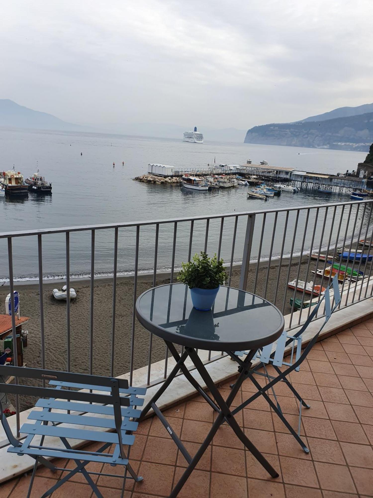 Appartamento Sea View Casa Anna Sorrento Esterno foto